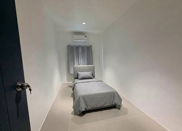 bedroom of ขายทาวน์โฮม สูง 2 ชั้น พื้นที่ 20 ตร.ว. 3 นอน 2 น้ำ 1 ครัว เดอะเมโทร รัตนาธิเบศร์