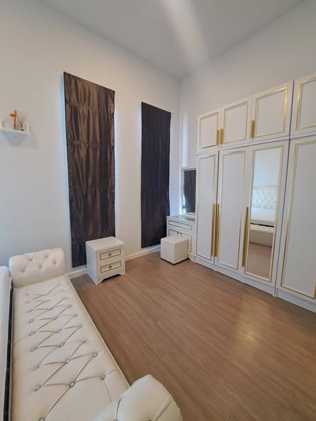 room interior of ขายทาวน์โฮม สูง 2 ชั้น พื้นที่ 20 ตร.ว. 3 นอน 2 น้ำ 1 ครัว เดอะเมโทร รัตนาธิเบศร์