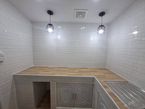 bathroom and kitchen of หมู่บ้านดิเอมเมอรัลด์พาร์ค 2