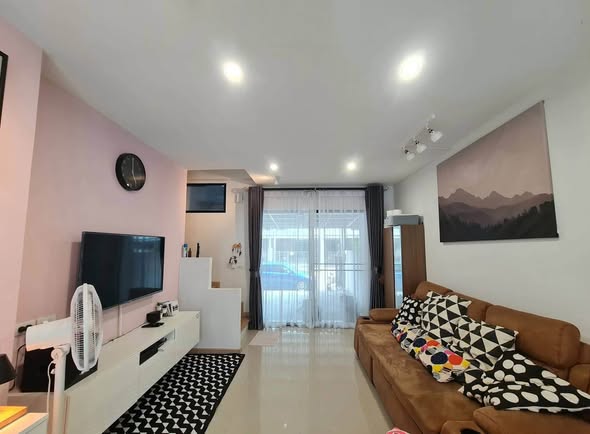 bedroom and living room of ไทม์โฮม 2 สวนหลวง-อ่อนนุช