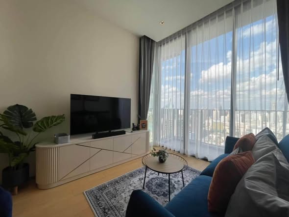bedroom and living room of 28 Chidlom