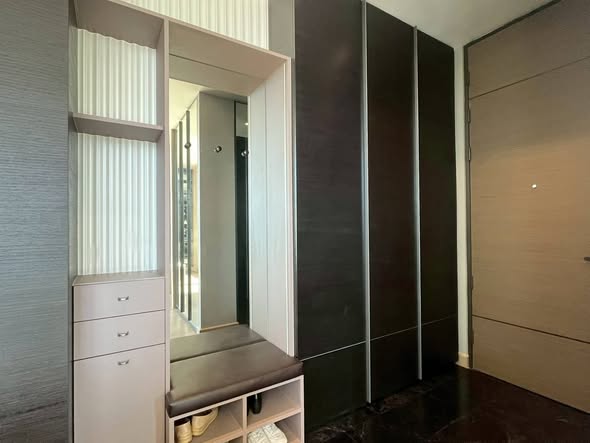 room interior of 28 Chidlom