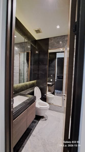 room interior and bathroom of 28 Chidlom