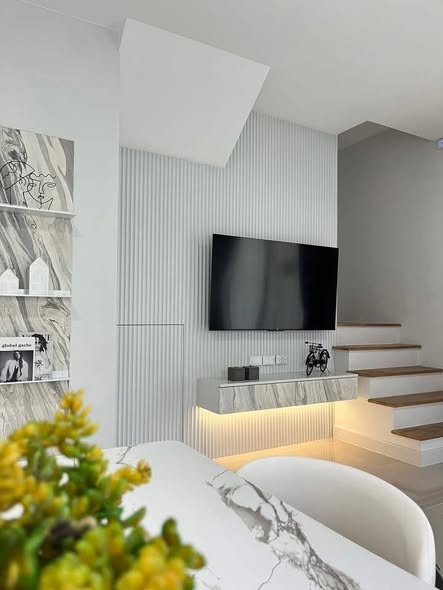 living room and bathroom of พลีโน่ สุขุมวิท-บางนา 3 Pleno Sukhumvit-Bangna 3