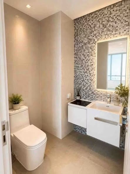 bathroom of 333 Riverside