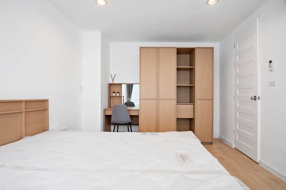 bedroom of 39 Boulevard Executive Residence