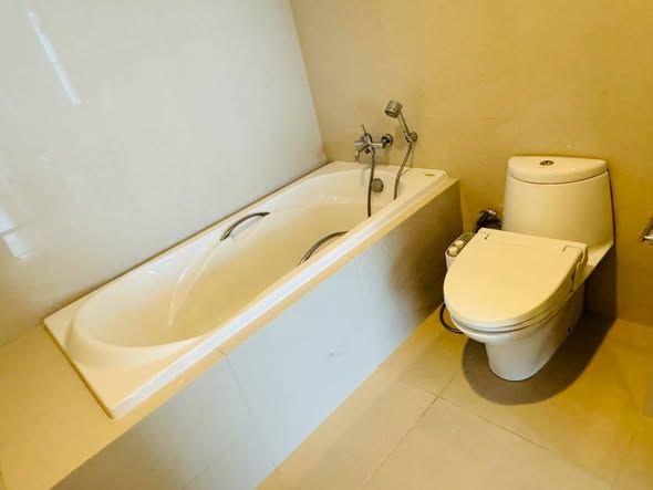 bathroom of 39 by Sansiri