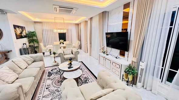 bedroom and living room of แกรนดิโอ บางนา กม.5