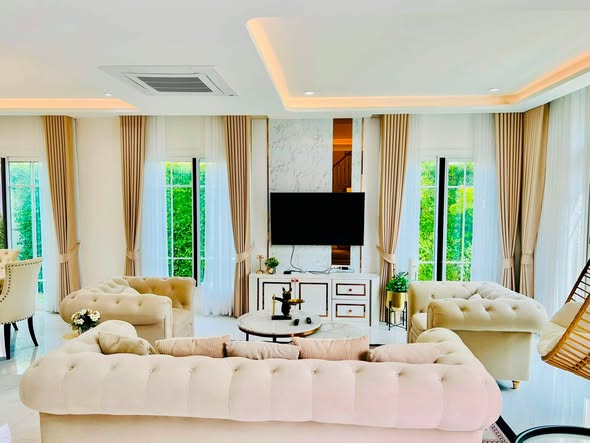 bedroom and living room of แกรนดิโอ บางนา กม.5