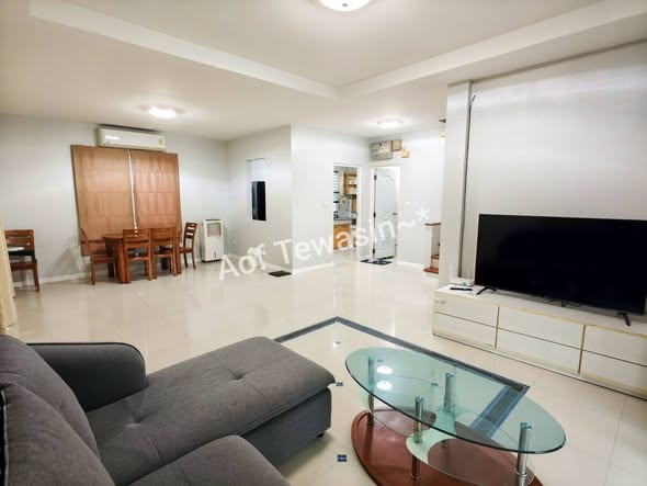 living room of มัณฑนา ปิ่นเกล้า-พระราม 5