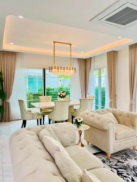 living room and bedroom of แกรนดิโอ บางนา กม.5