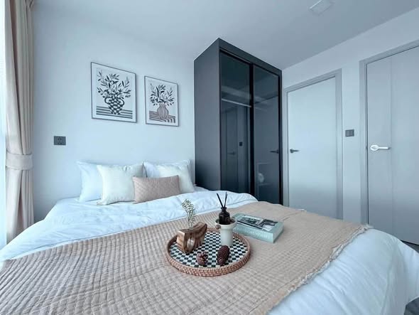 bedroom of 624 Condolette