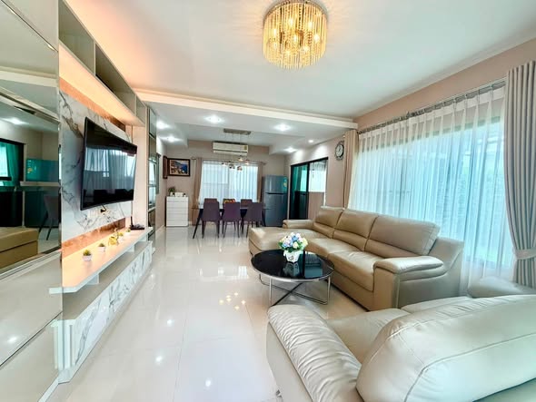 bedroom and living room of มัณฑนา บางนา กม 7