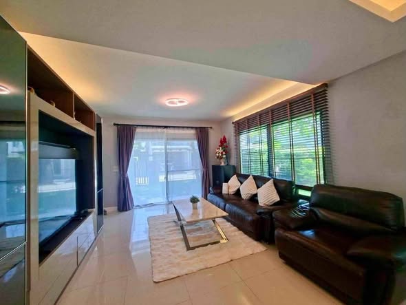 living room of มัณฑนา บางนา กม 7