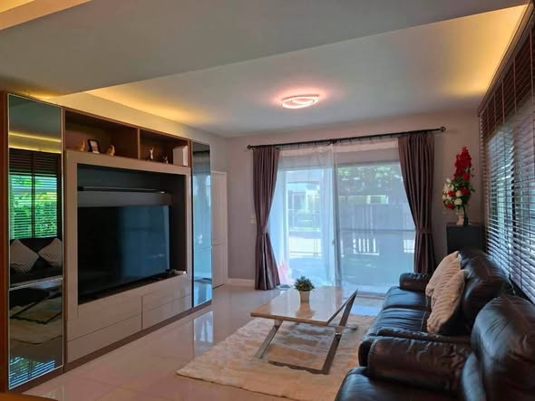 living room and room interior of มัณฑนา บางนา กม 7