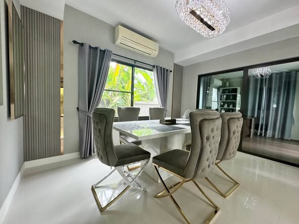 living room and room interior of มัณฑนา บางนา กม 7