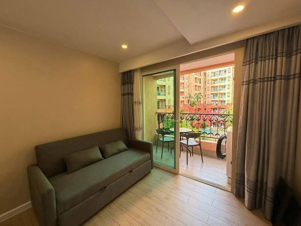 living room and bedroom of 7Seasproshop Thailand