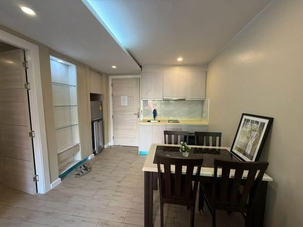 room interior and kitchen of 7Seasproshop Thailand