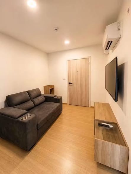 living room and bedroom and room interior of ชีวาทัย ฮอลล์มาร์ค ลาดพร้าว – โชคชัย 4 (เฟส 2)