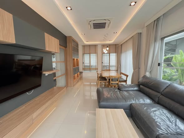 bedroom and living room of แกรนดิโอ วิภาวดี-รังสิต – Grandio Vibhavadi-Rangsit