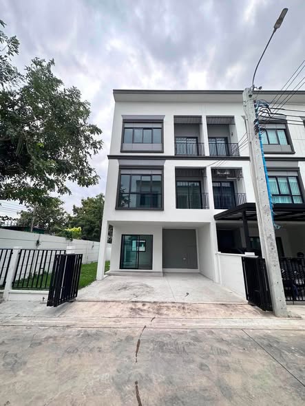 บ้านลุมพินี ทาวน์เพลส สุขุมวิท – ศรีนครินทร์ Lumpini Townplace Sukhumvit – Srinakarin