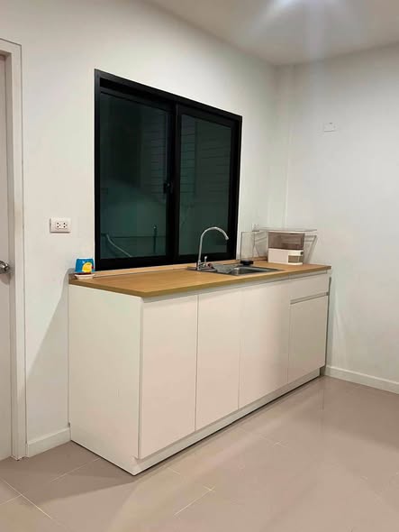 room interior of บ้านลุมพินี ทาวน์เพลส สุขุมวิท – ศรีนครินทร์ Lumpini Townplace Sukhumvit – Srinakarin