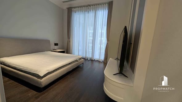bedroom of 98 Wireless
