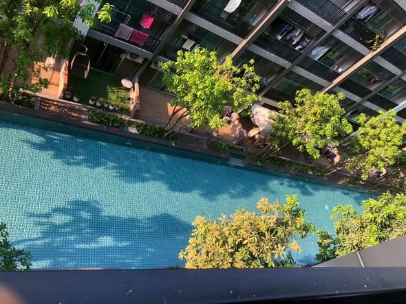 pool of A Space ME Sukhumvit 77