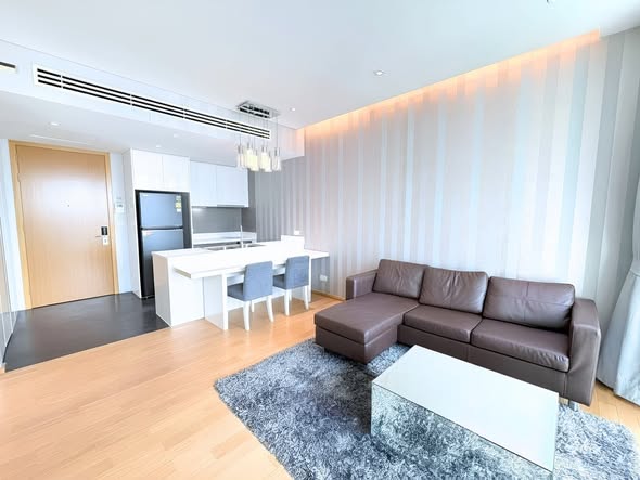 bedroom and living room of AEQUA Residence Sukhumvit 49 dad no3