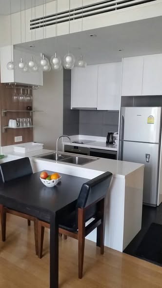 kitchen of AEQUA Residence Sukhumvit 49 dad no3
