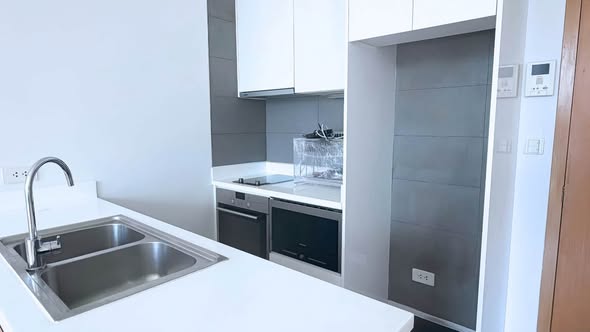 kitchen of AEQUA Residence Sukhumvit 49 dad no3