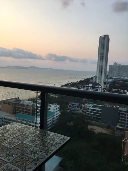 AERAS Beachfront Condominium Jomtien Pattaya