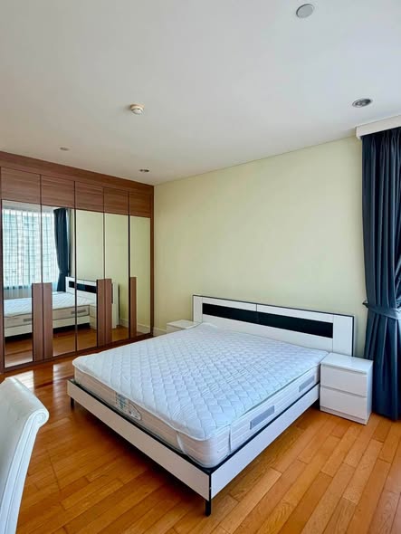 bedroom and room interior of Aguston Sukhumvit 22