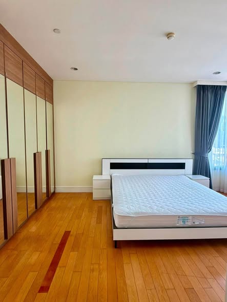 bedroom and room interior of Aguston Sukhumvit 22
