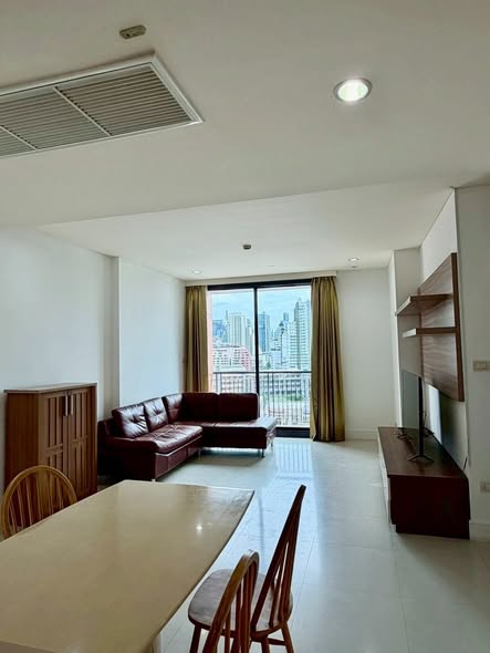 Aguston Sukhumvit 22