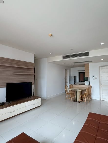 Aguston Sukhumvit 22