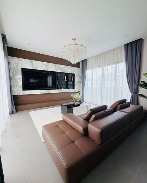 living room and bedroom of พูลวิลล่ากรุงเทพ Airy Ville Bangkok