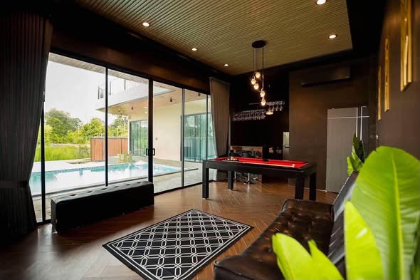 living room and room interior of พูลวิลล่ากรุงเทพ Airy Ville Bangkok