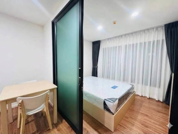 bedroom and room interior of ALIVE SUKHUMVIT 76