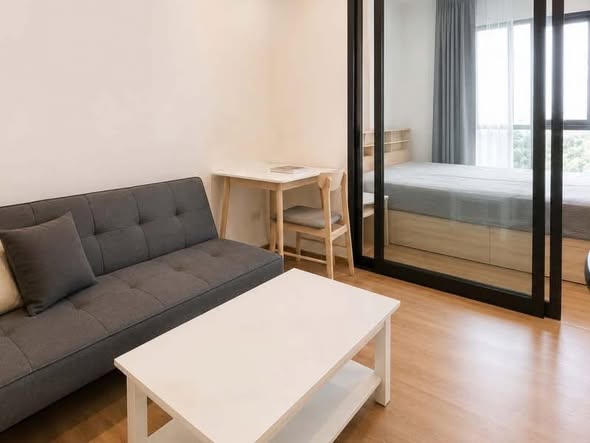 bedroom and room interior of ALIVE SUKHUMVIT 76