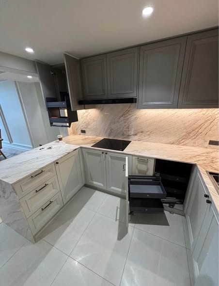kitchen of All Seasons Mansion