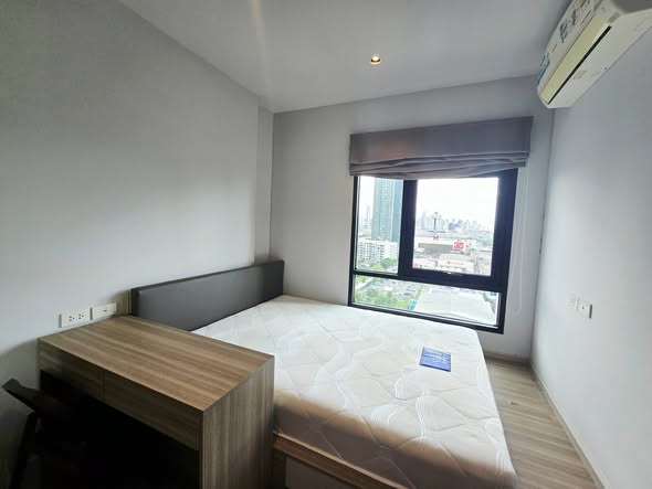 bedroom of Altitude Unicorn Sathorn