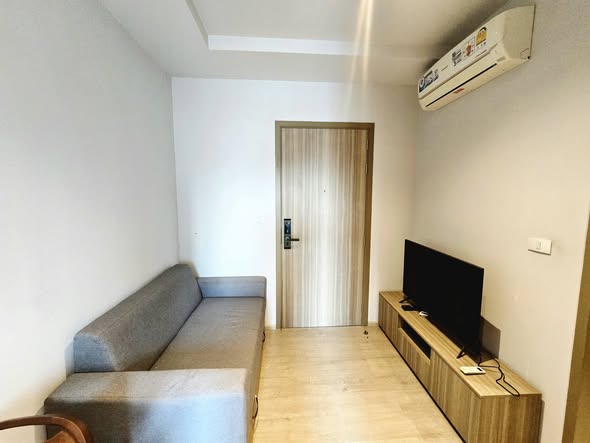 bedroom of Altitude Unicorn Sathorn