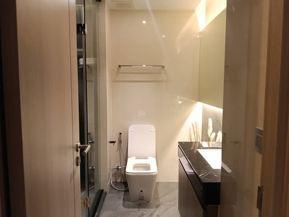 bathroom of Andromeda