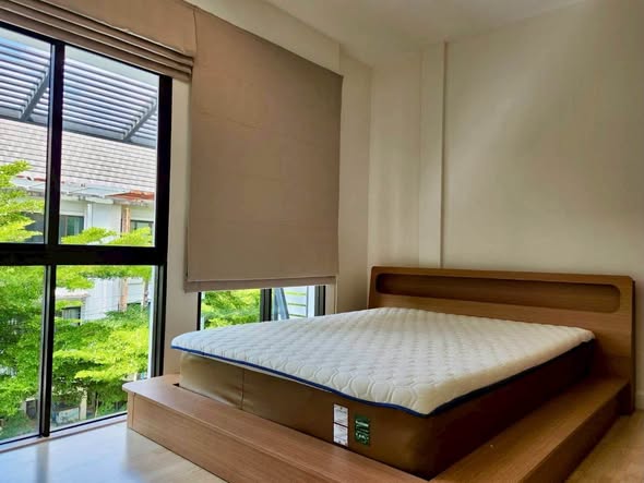 bedroom and room interior of Areeya Mandarina Sukhumvit 77