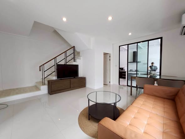 living room and bedroom of Areeya Mandarina Sukhumvit 77
