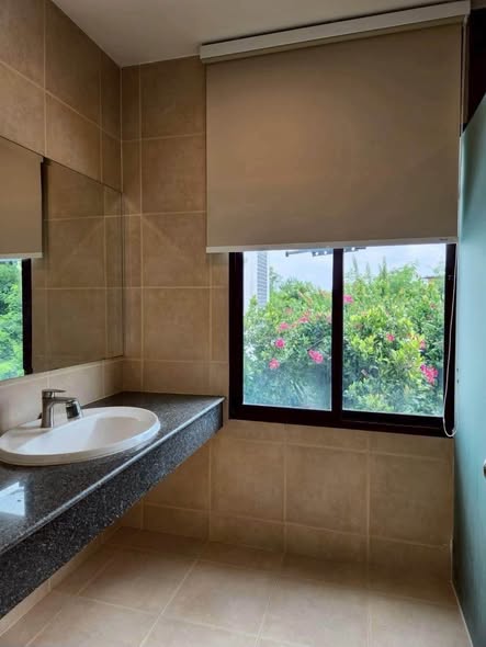 room interior and bathroom of Areeya Mandarina Sukhumvit 77