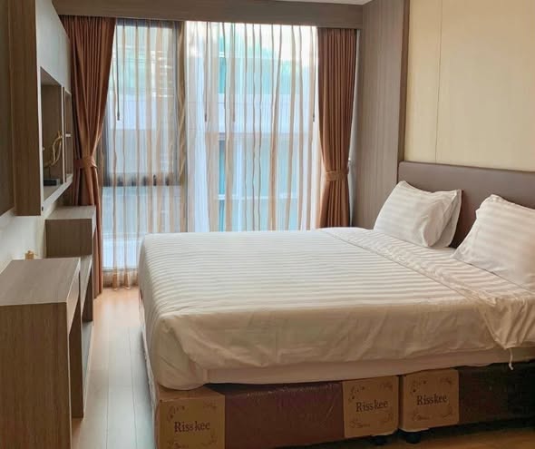 bedroom of art @ Thong Lo