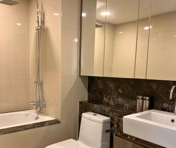 room interior and bathroom of art @ Thong Lo