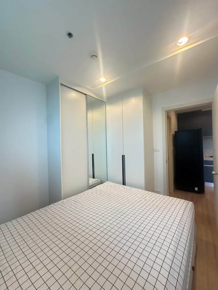 bedroom and room interior of Artemis Sukhumvit 77